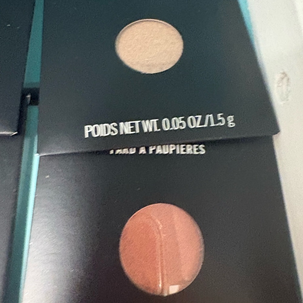 MAC eyeshadow bundle! - Picture 2 of 5